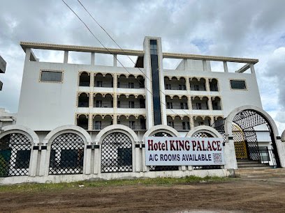 सातारा ग्रँड हॉटेल